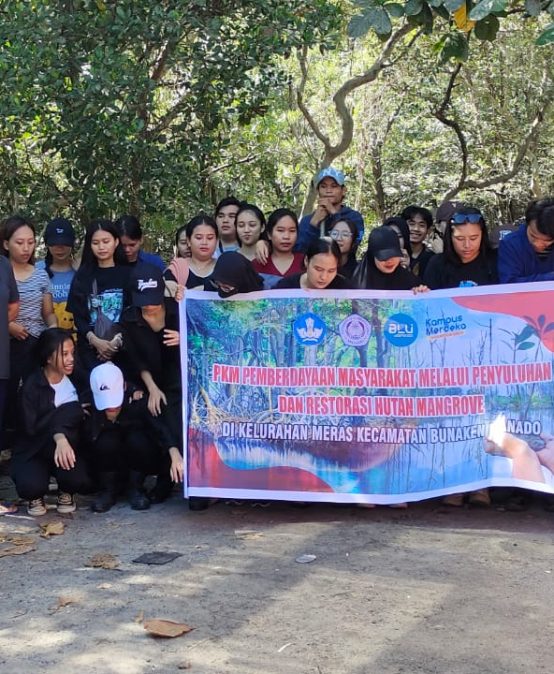 Program Studi Kehutanan Unsrat Gelar Aksi Bersih Pantai dan Penanaman Pohon Mangrove di Kelurahan Meras