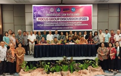 PENGEMBANGAN KURIKULUM PROGRAM STUDI UNTUK MENUNJANG AKREDITASI NASIONAL/INTERNASIONAL