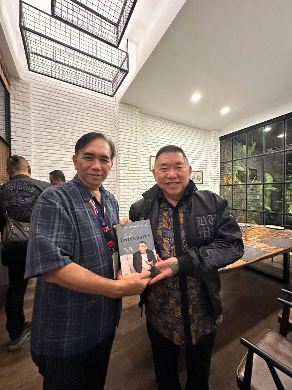 Menyambut Kedatangan Bapak Jerry Hermawan Lo Ketua Dewan Pembina Yayasan JHL Merah Putih Kasih