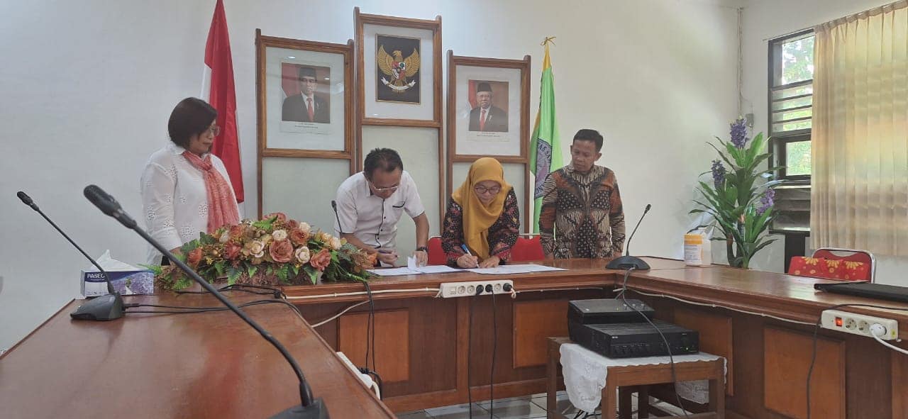 Penandatanganan PKS UT Faculty of Technology and Science dan Faperta Unsrat